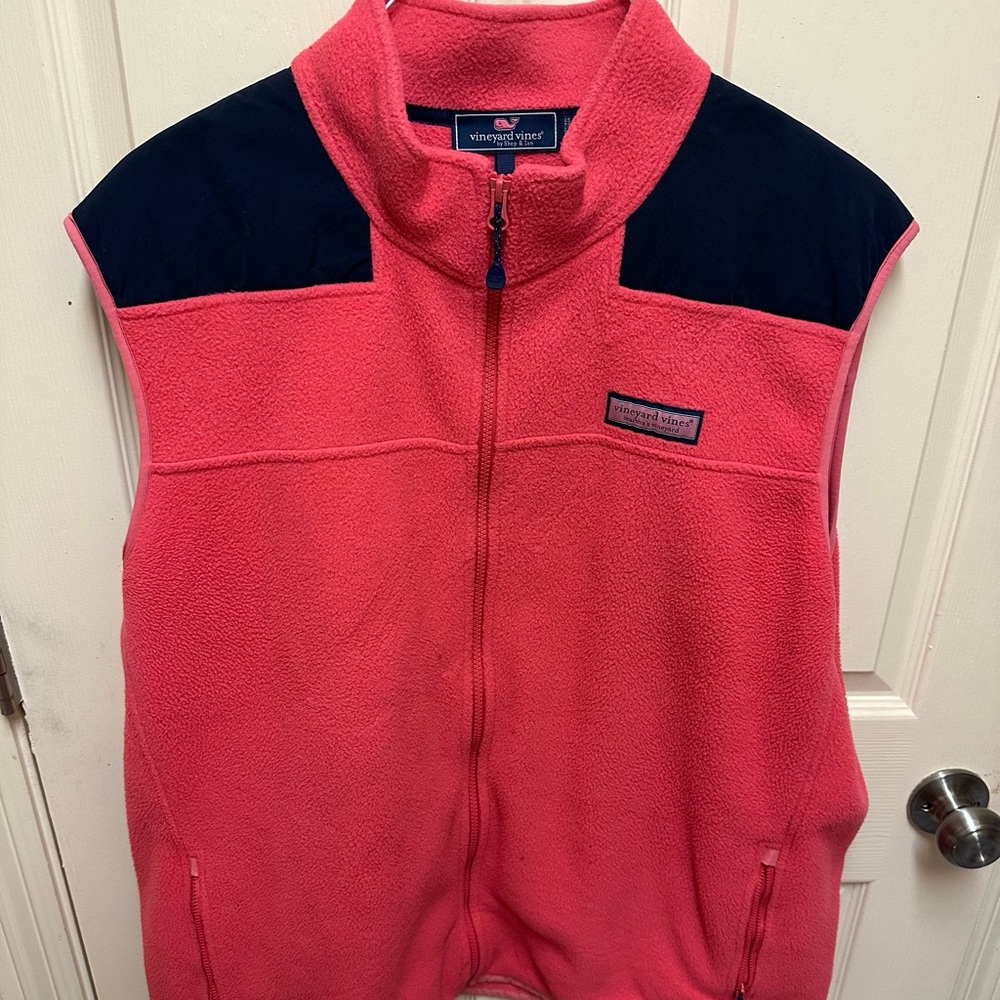 Vineyard Vines sleeveless full zip vest.  Coral and navy.  Men’s XXL.